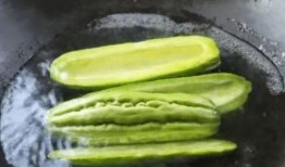 分享厂里吃瓜,共享欢乐时光