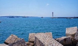 海岸边吃瓜,品味夏日吃瓜乐趣