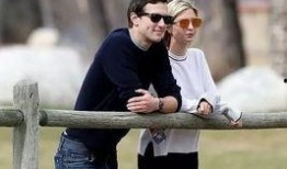 腹肌博主吃瓜,揭秘娱乐圈幕后真相