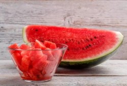 吃瓜群众台湾草莓冰,夏日消暑新宠，甜蜜滋味引爆味蕾