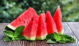 夏季吃瓜诗词,夏日瓜香诗意浓