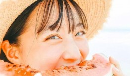 吃瓜人物照片怎么拍,揭秘人物照片中的趣味瞬间