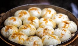 武汉吃瓜小吃事件,街头美食引发的热议与反思