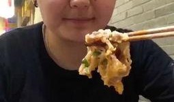 盼盼偷瓜吃,盼盼的夏日美味冒险