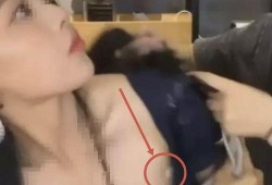 杨超越直播吃瓜,揭秘娱乐圈幕后故事